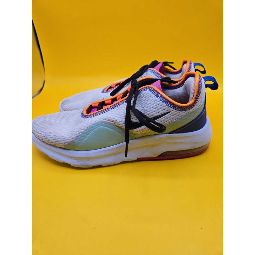 Nike Air Max Motion 2 ES1 CD5440-200 Low Running Shoes Sneakers Womens US Size 9 - Picture 3 of 7